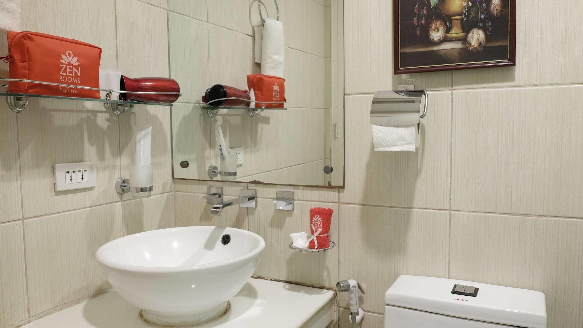 Zen Rooms Malate Robinsons Manila Ngoại thất bức ảnh